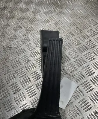BMW 5 E39 Accelerator throttle pedal 25916010