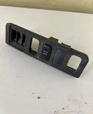 Mitsubishi Pajero Differential lock switch 19210