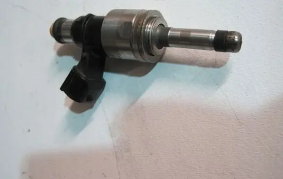 Toyota Hilux (N140, N150, N160, N170) Fuel injector 23250F2050