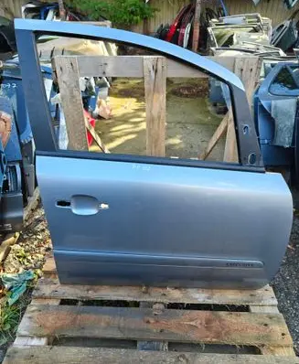 Opel Zafira B Front door