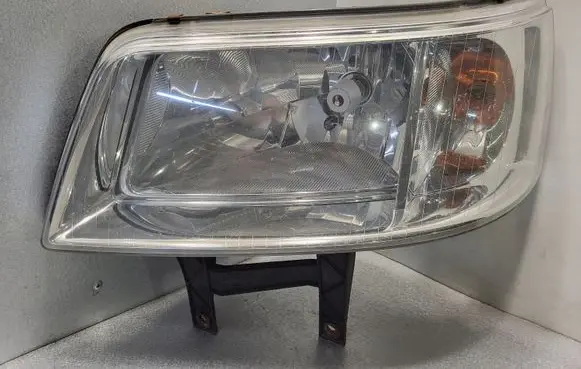 Volkswagen Transporter - Caravelle T5 Headlight/headlamp 1305235737 0301191301 130132942