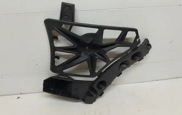Rear bumper mounting bracket