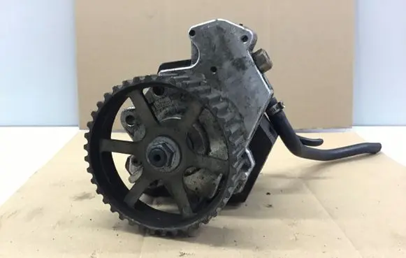 Renault Megane II Fuel injection high pressure pump 0445010031