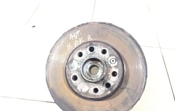 Opel Astra H Front wheel hub spindle knuckle
