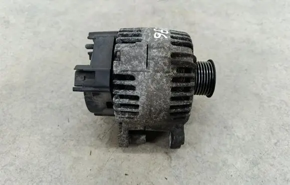 Volkswagen Golf V Generator/alternator 03C903023B