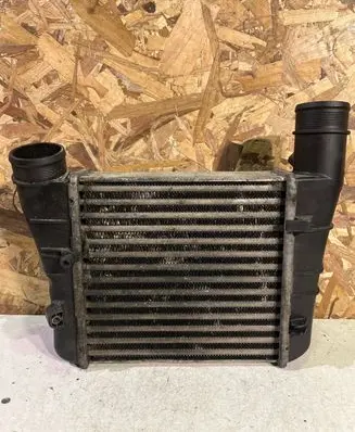 Audi A4 S4 B7 8E 8H Intercooler air channel guide 8E0145805AA