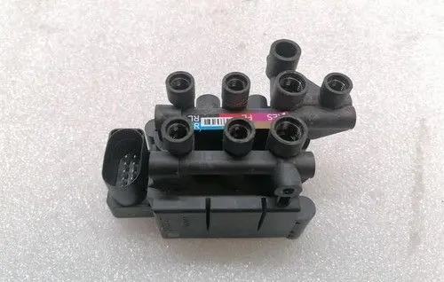Porsche Taycan 9J1 Air suspension valve block 971616013C