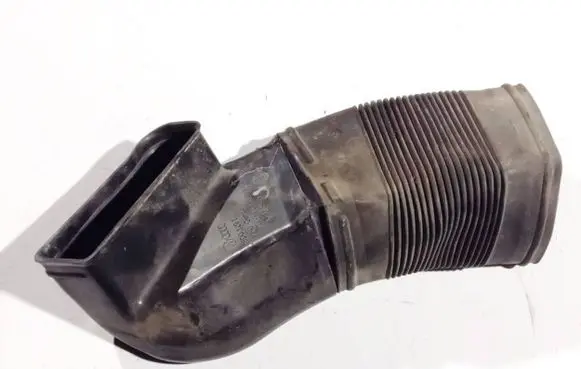 Audi A4 S4 B5 8D Air intake hose/pipe 8d0129617b