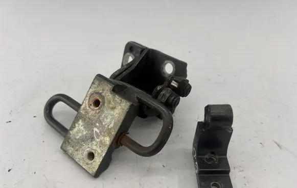 Audi A6 S6 C6 4F Rear door lower hinge 8E0833412E 4F0833401B