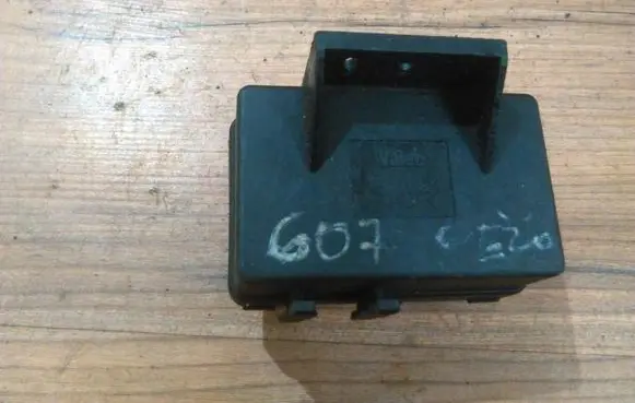 Peugeot 607 Glow plug pre-heat relay 9628756080