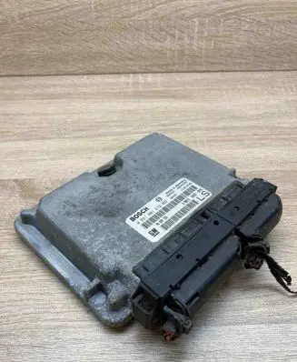 Opel Astra H Engine control unit/module ECU 90589736 0281001670 Used