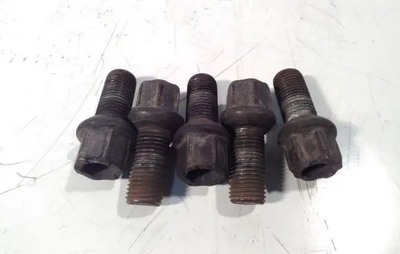 Seat Leon (1P) Nuts/bolts 