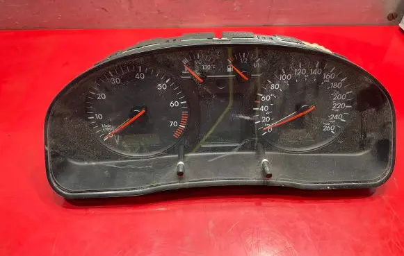 Volkswagen PASSAT B5.5 Speedometer (instrument cluster) 3B1919880L 110008920016