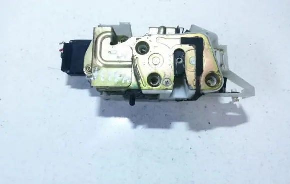 Mazda 323 F Rear door lock
