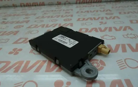 Audi TT TTS Mk2 Aerial antenna amplifier 8J8035225M