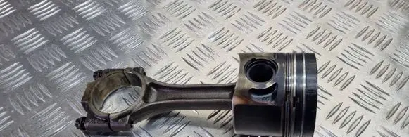 Volkswagen Caddy Piston with connecting rod