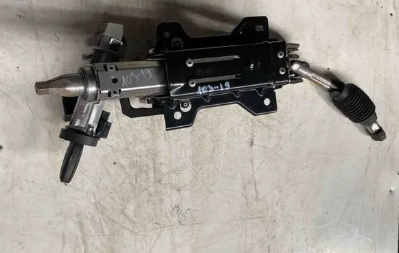Steering wheel axle set