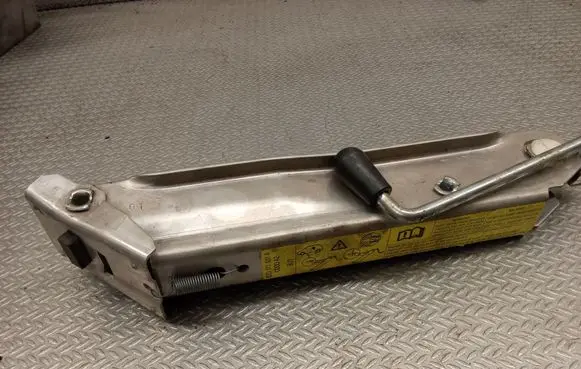 Audi A2 Lift Jack 8Z0011031A