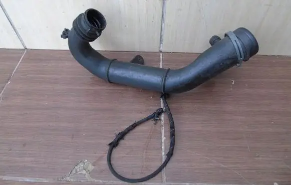Volkswagen Golf IV Intercooler hose/pipe 1J0129654Q