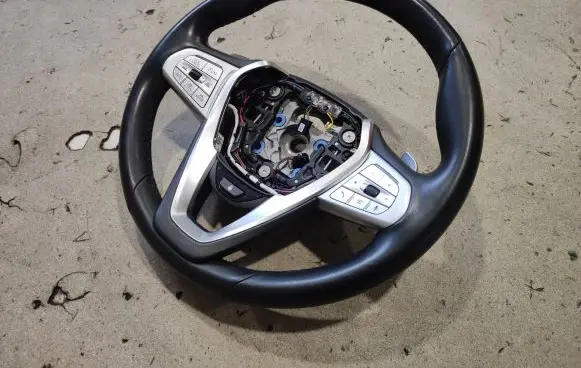 BMW 8 G16 Steering wheel