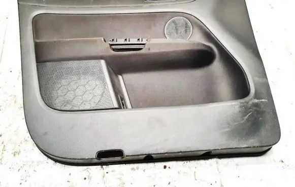 Volkswagen Golf Plus Front door card panel trim 5m1868109 5m2868100