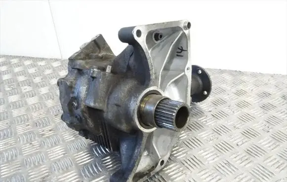 Nissan X-Trail T30 Gearbox transfer box case 