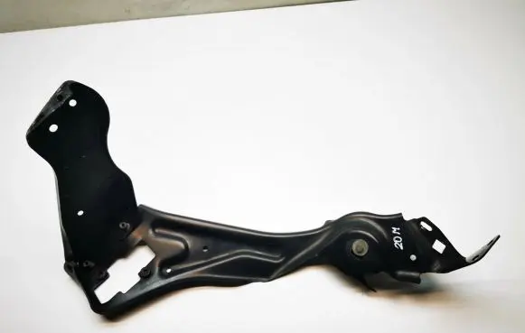 Mercedes-Benz C W204 Headlight/headlamp mounting bracket A2046200291 204626045 204620590