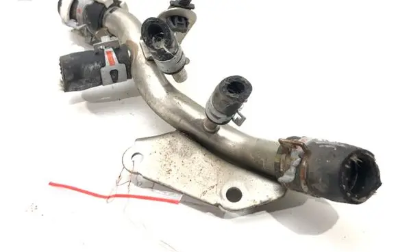 Engine coolant pipe/hose