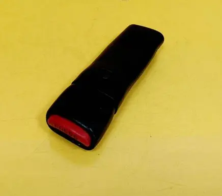 Chrysler Voyager Front seatbelt buckle 4680202