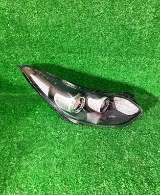 KIA Sportage Headlight/headlamp 92102F1011
