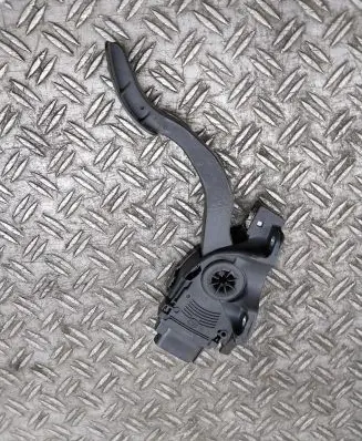 Volvo V70 Accelerator throttle pedal