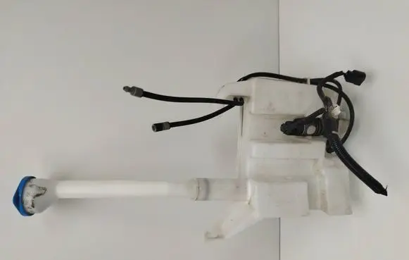 Honda Civic IX Windshield washer fluid reservoir/tank