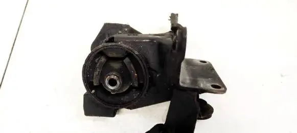 Nissan X-Trail T30 Engine mount bracket
