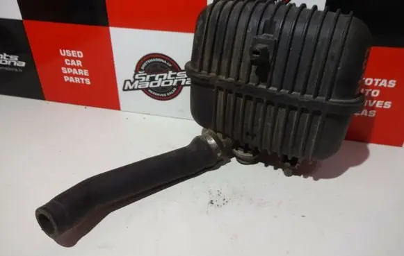 Audi A4 S4 B7 8E 8H Vacuum air tank 8E0129955