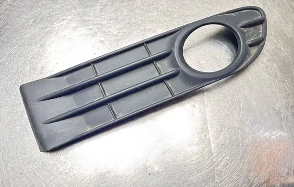 Volvo S40 Front fog light trim/grill 30744920 BP8BB