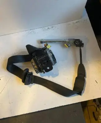 Ford Mustang VI Front seatbelt 615134100D