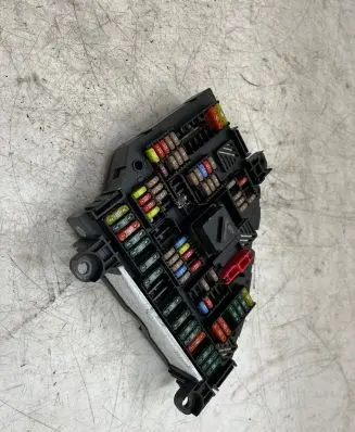 BMW 5 GT F07 Fuse module 9234423 01228411 130211