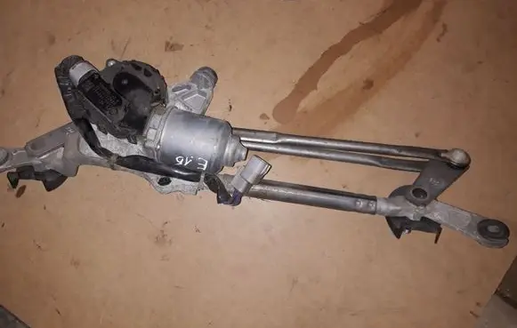 Toyota Corolla E140 E150 Front wiper linkage and motor 8511012A20