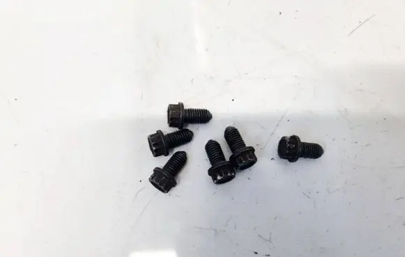 Volkswagen Polo IV 9N3 Nuts/bolts 