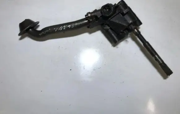 Audi A4 S4 B5 8D Oil pump 058115153