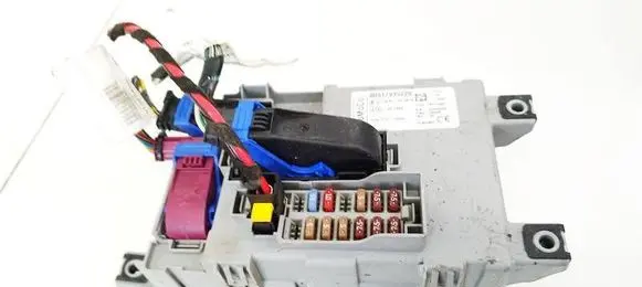 Ford Ka Fuse box set 00517935220 E13116RI000679