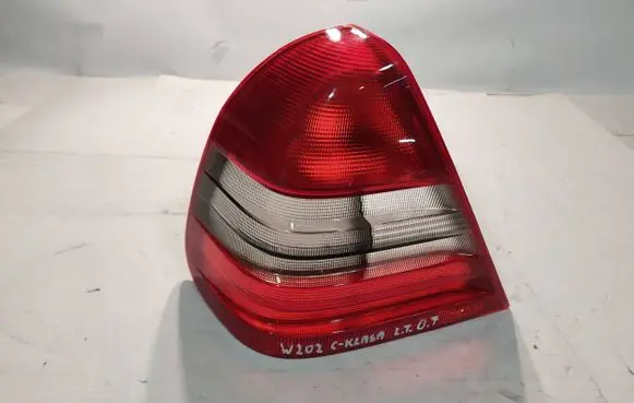 Mercedes-Benz C W202 Rear/tail lights 3301