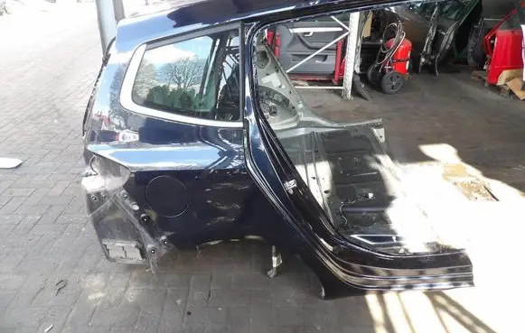 Opel Zafira C Rear quarter panel
