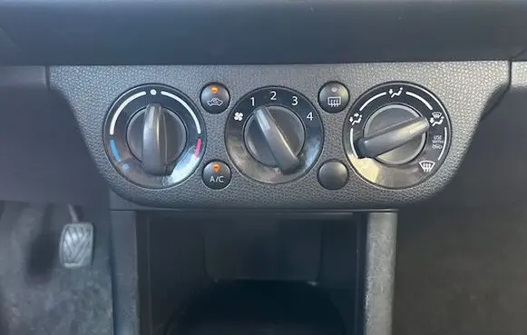 Suzuki Swift I Air conditioning/heating control unit 