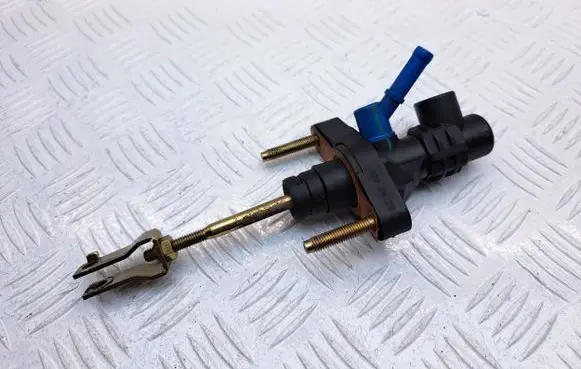 Toyota Avensis T250 Clutch master cylinder 3142005040 3142005041