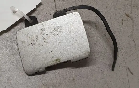 Volvo S60 Front tow hook cap/cover 09178384