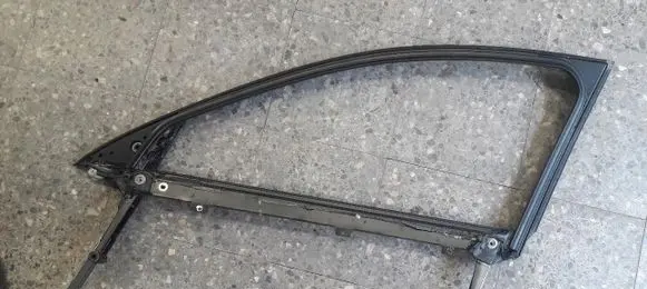 Audi A6 S6 C6 4F Front door window/glass frame 4F0837630