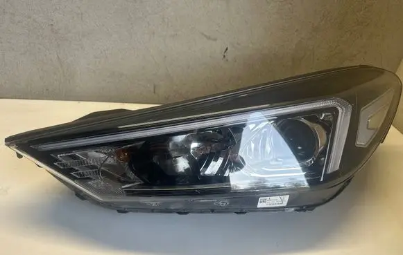 Hyundai Tucson TL Headlight/headlamp 92101D7610 L009D610037605 180720192108