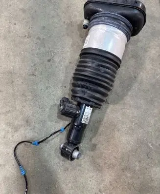 BMW X7 G07 Shock absorber/damper/air suspension 5B69E33 6869039