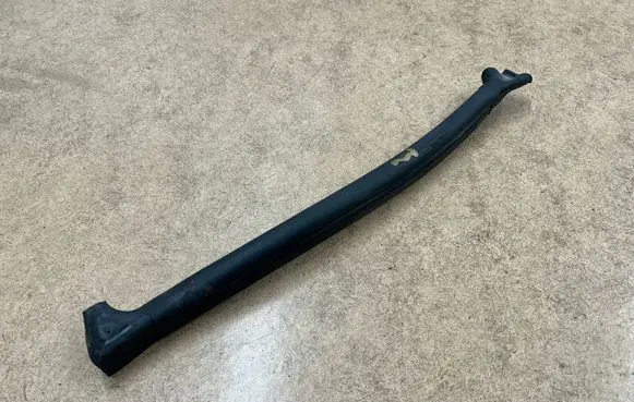 BMW 3 E46 Engine compartment rubber 51718215894 8215894